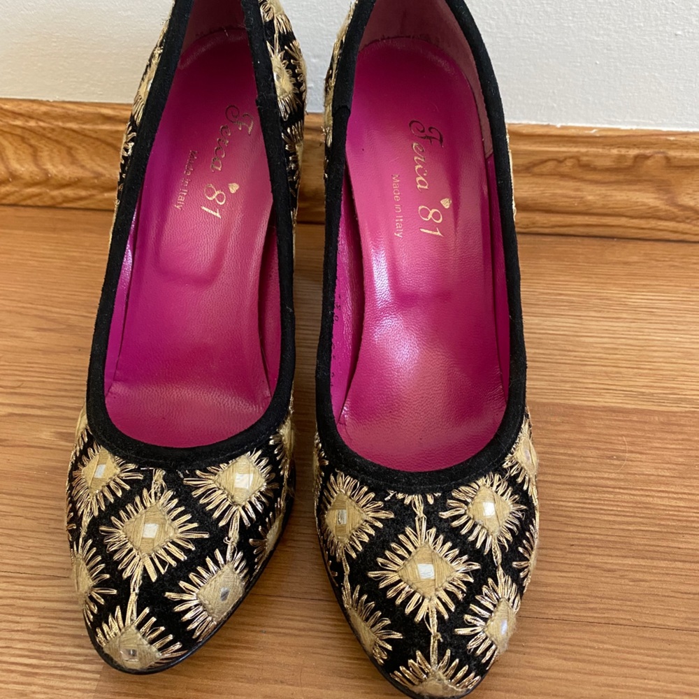Unique Gold and Black Classic Pumps